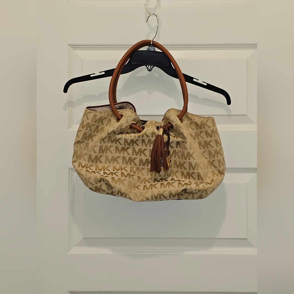 Michael Kors "Marina" Drawstring Hobo Handbag, GUC, Large - Picture 2 of 8